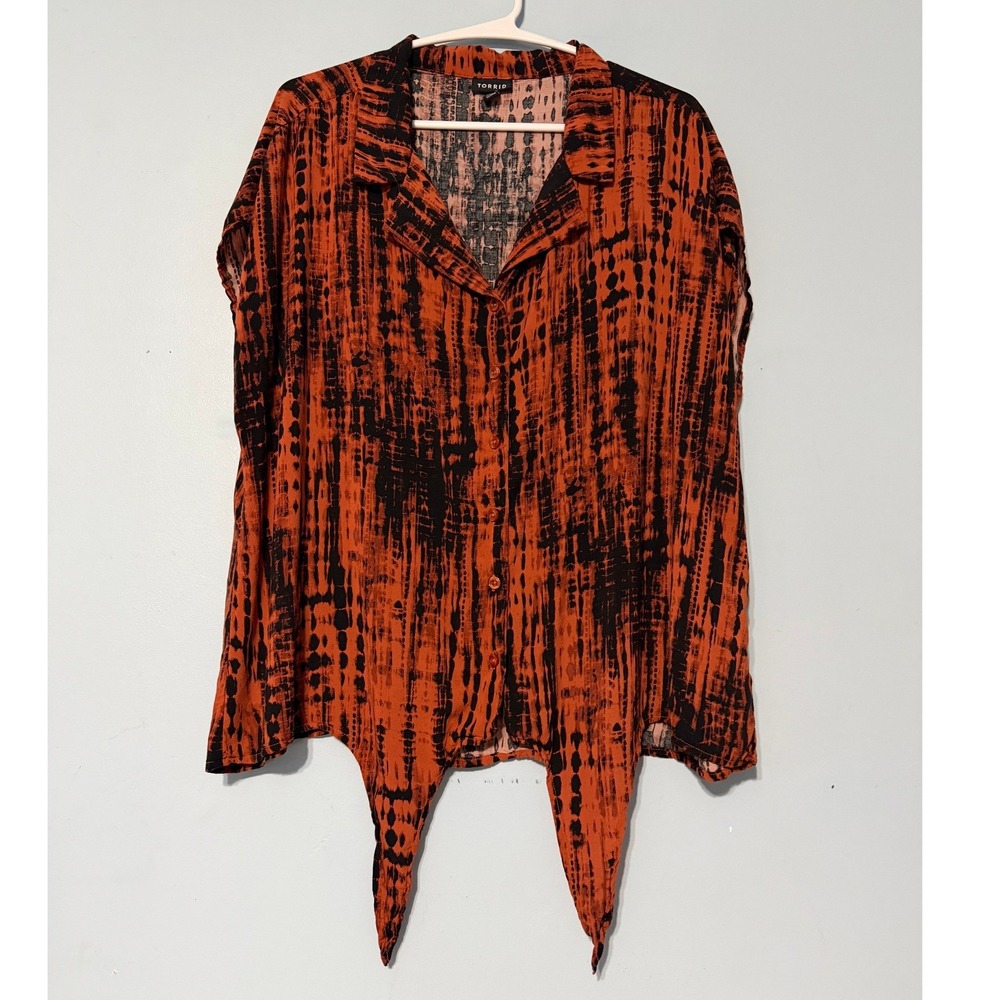 Torrid Size 0 Orange Black Tie Dye Tie Front Button Down Rayon Blouse Top 2377